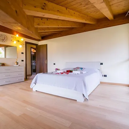 I Tulipani Apt. 11 Тремеццо